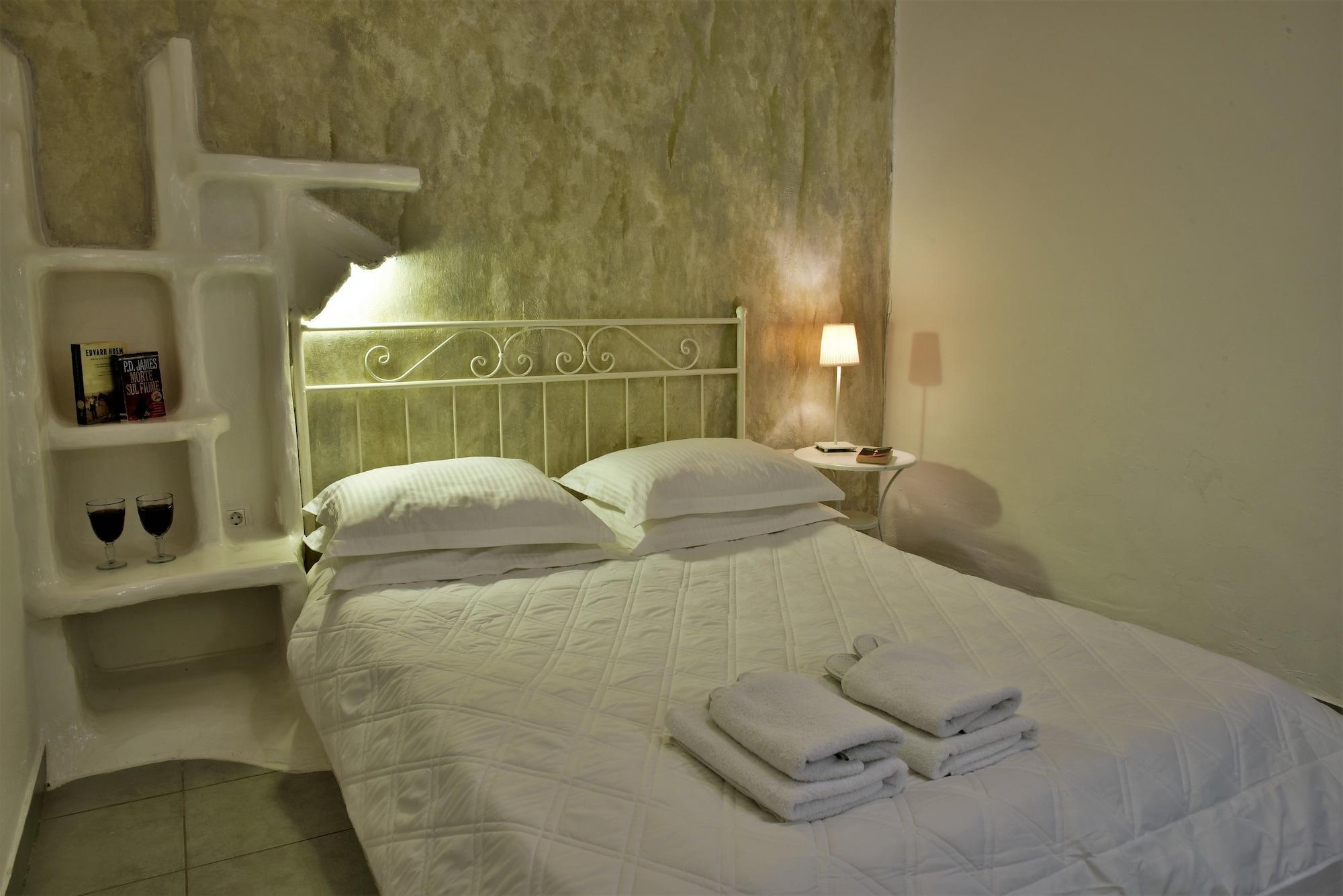 Hotel Adamas Buitenkant foto