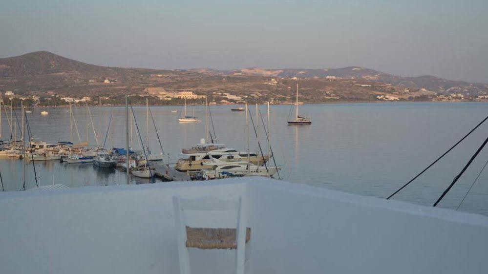 Hotel Adamas Buitenkant foto